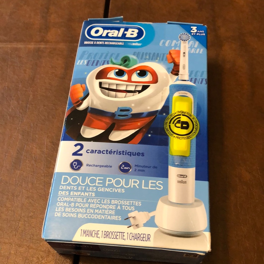NWT Oral B rechargeable toothbrush